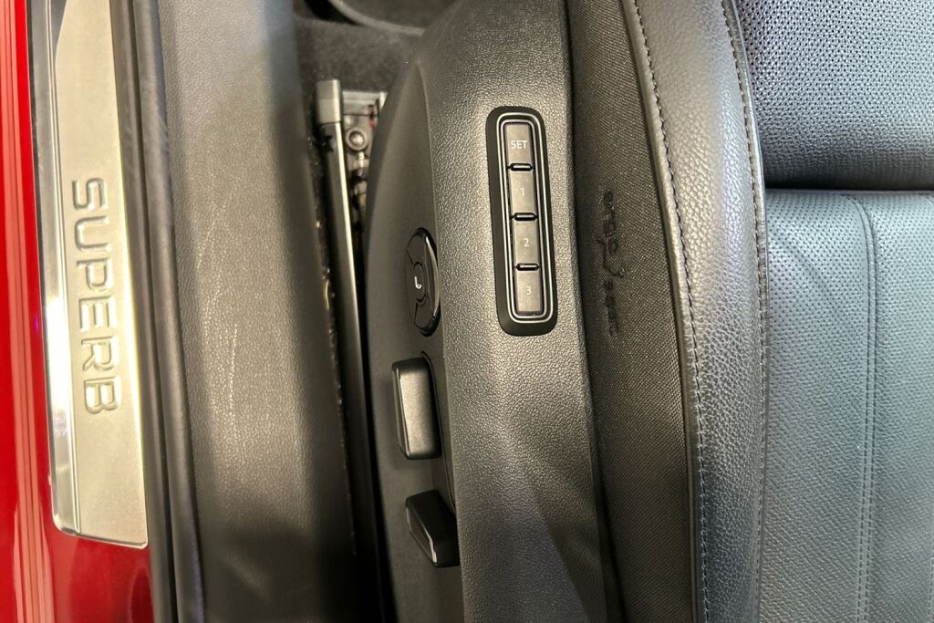 Skoda Superb 2024 Combi 1.5 TSI eTEC Selection DSG Autom.