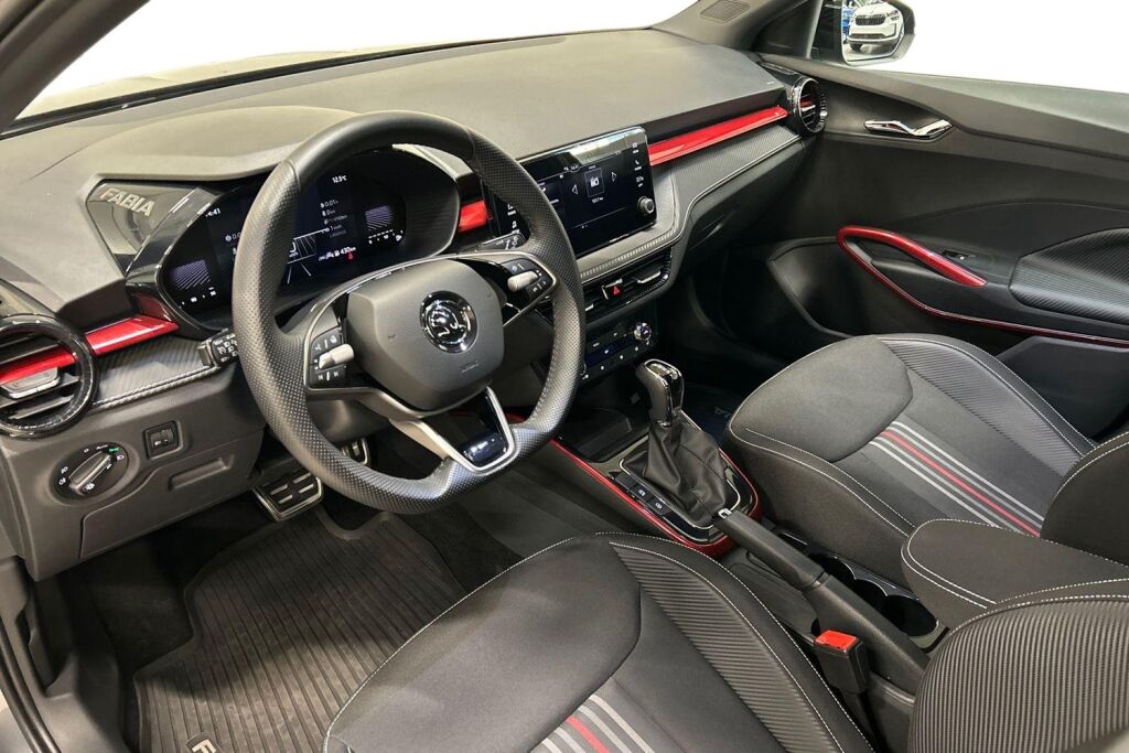 Skoda Fabia 2025 1.0 TSI 116 Monte Carlo DSG Autom. Tehdastakuu 01/2030