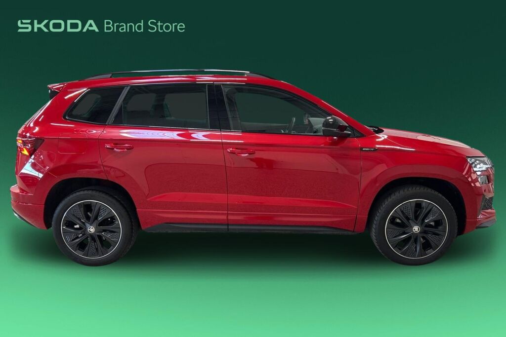 Skoda Karoq 2024 1.5 TSI SportLine DSG Autom. / Tehdastakuu voimassa 8/2029 tai 100tkm asti