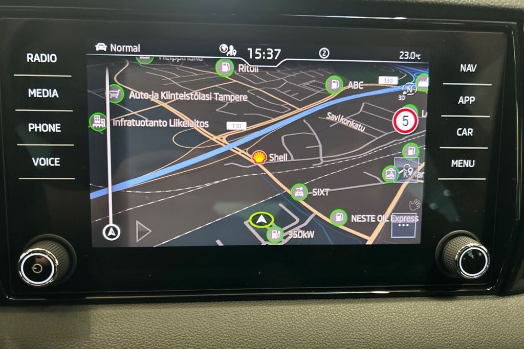 Skoda Karoq 2024 1.5 TSI SportLine DSG Autom. / Tehdastakuu voimassa 8/2029 tai 100tkm asti