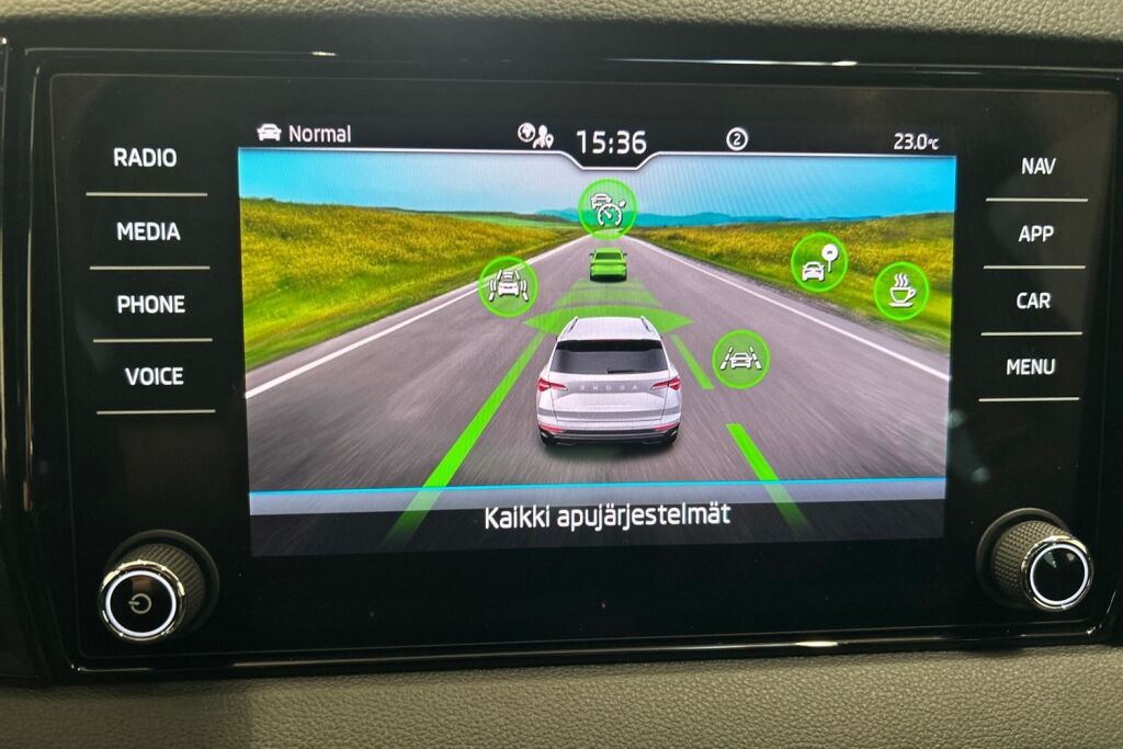 Skoda Karoq 2024 1.5 TSI SportLine DSG Autom. / Tehdastakuu voimassa 8/2029 tai 100tkm asti