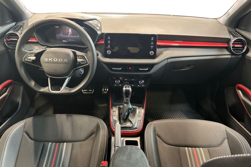 Skoda Fabia 2025 1.0 TSI 110 Monte Carlo DSG Autom. / Tehdastakuu 6/2030 tai 100tkm