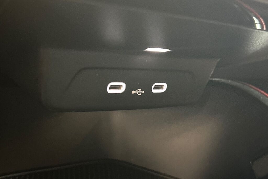 Skoda Fabia 2025 1.0 TSI 110 Monte Carlo DSG Autom. / Tehdastakuu 6/2030 tai 100tkm