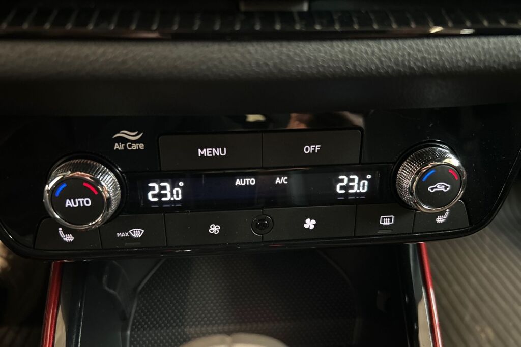 Skoda Fabia 2025 1.0 TSI 110 Monte Carlo DSG Autom. / Tehdastakuu 6/2030 tai 100tkm