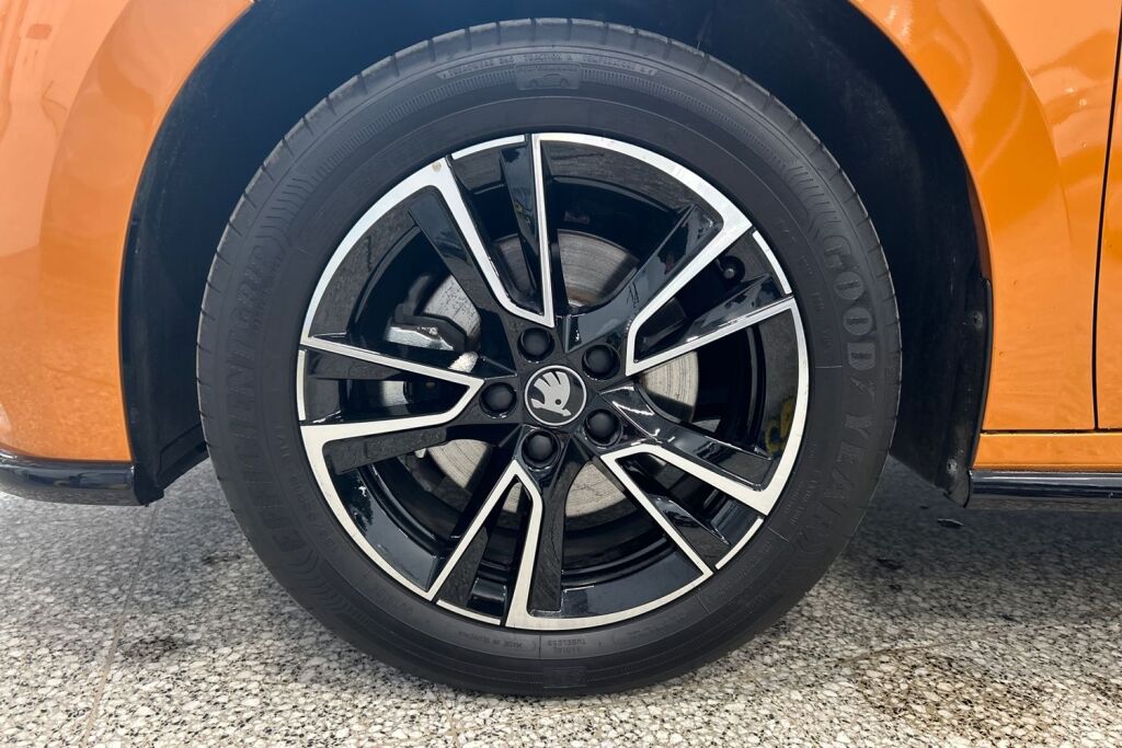 Skoda Fabia 2025 1.0 TSI 110 Monte Carlo DSG Autom. / Tehdastakuu 6/2030 tai 100tkm