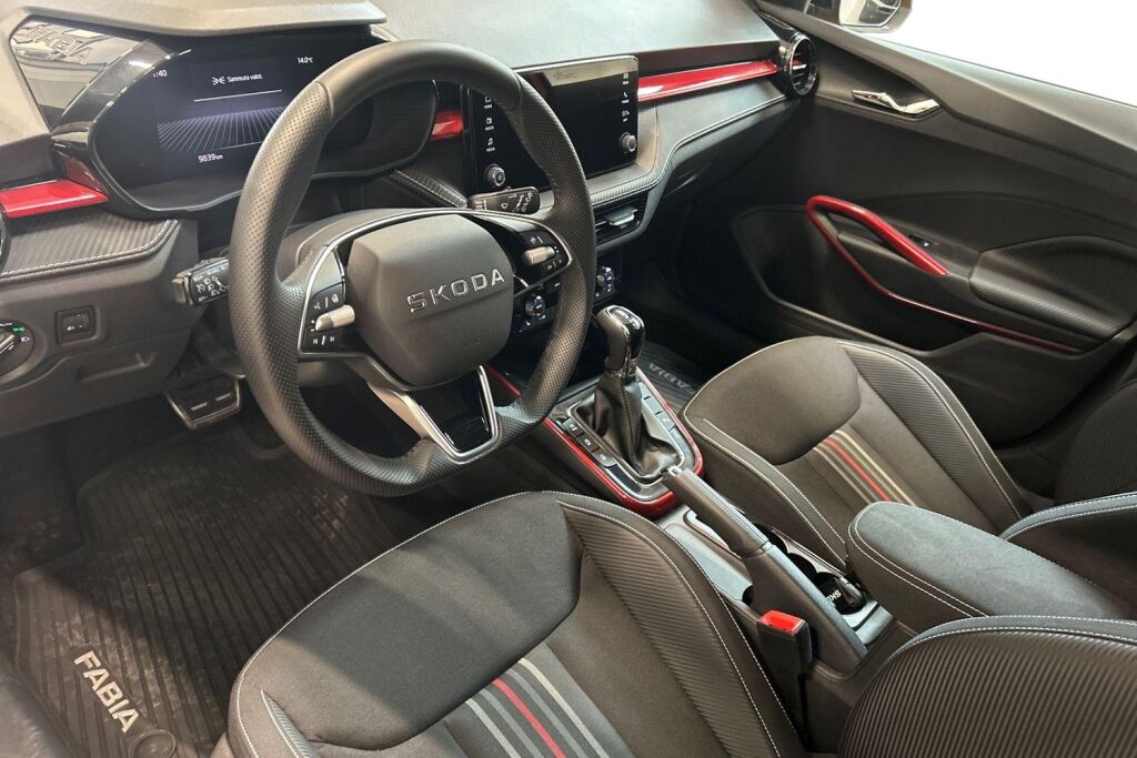 Skoda Fabia 2025 1.0 TSI 110 Monte Carlo DSG Autom. / Tehdastakuu 6/2030 tai 100tkm