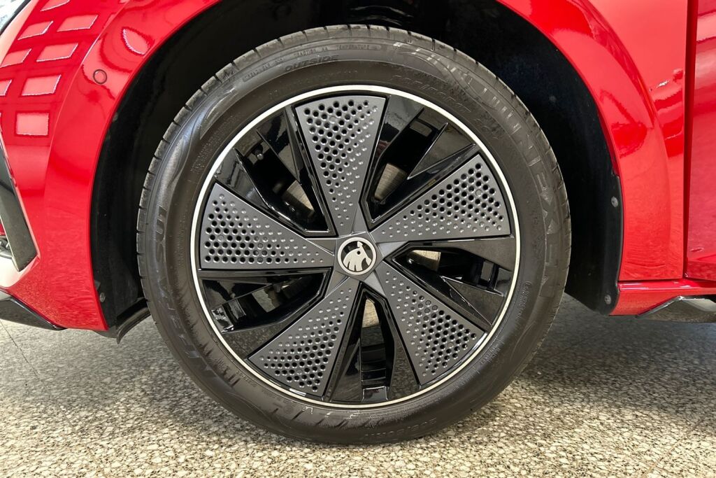 Skoda Scala 2025 1.5 TSI Monte Carlo DSG Autom. / Tehdastakuu voimassa 4/2030 tai 100tkm asti