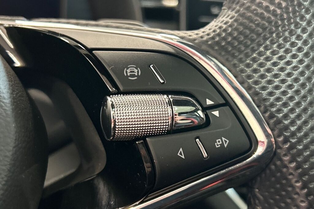 Skoda Kamiq 2023 1.5 TSI Monte Carlo DSG Autom. / Tehdastakuu 9/2028 tai 100tkm