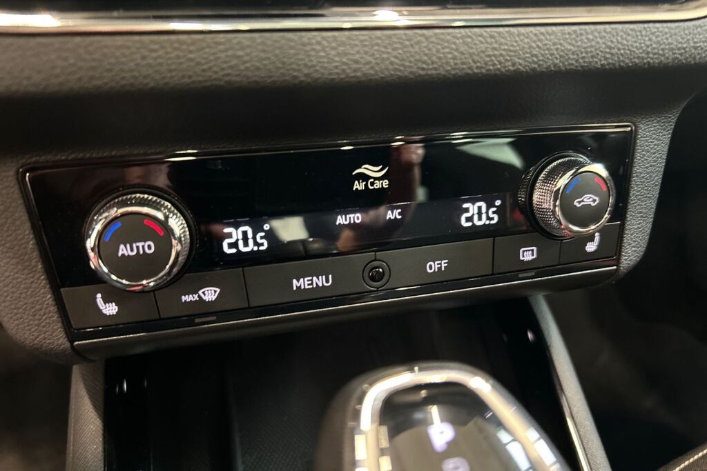 Skoda Kamiq 2023 1.5 TSI Monte Carlo DSG Autom. / Tehdastakuu 9/2028 tai 100tkm