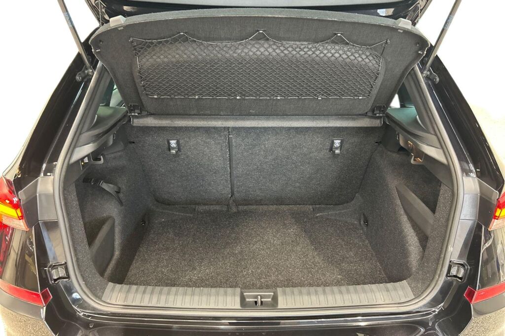 Skoda Kamiq 2023 1.5 TSI Monte Carlo DSG Autom. / Tehdastakuu 9/2028 tai 100tkm