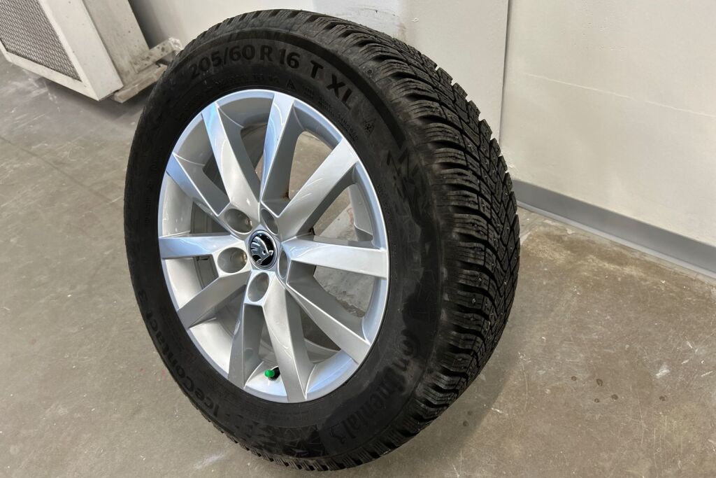 SKODA Kamiq 2022 1.0 TSI 110 Ambition DSG Autom.