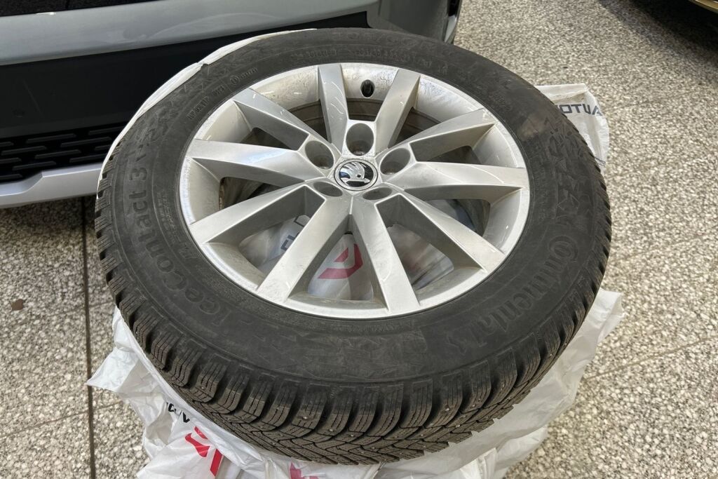 Skoda Kamiq 2023 1.5 TSI Ambition DSG Autom.
