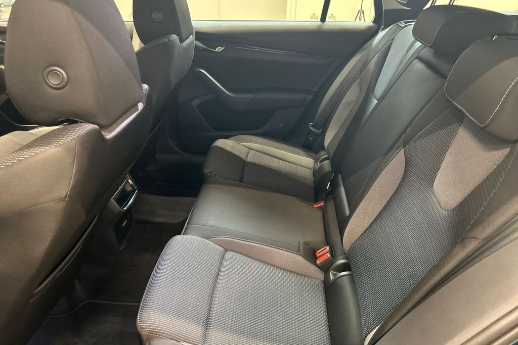 Skoda Octavia 2024 Combi 1.4 TSI PHEV Ambition iV DSG Autom.