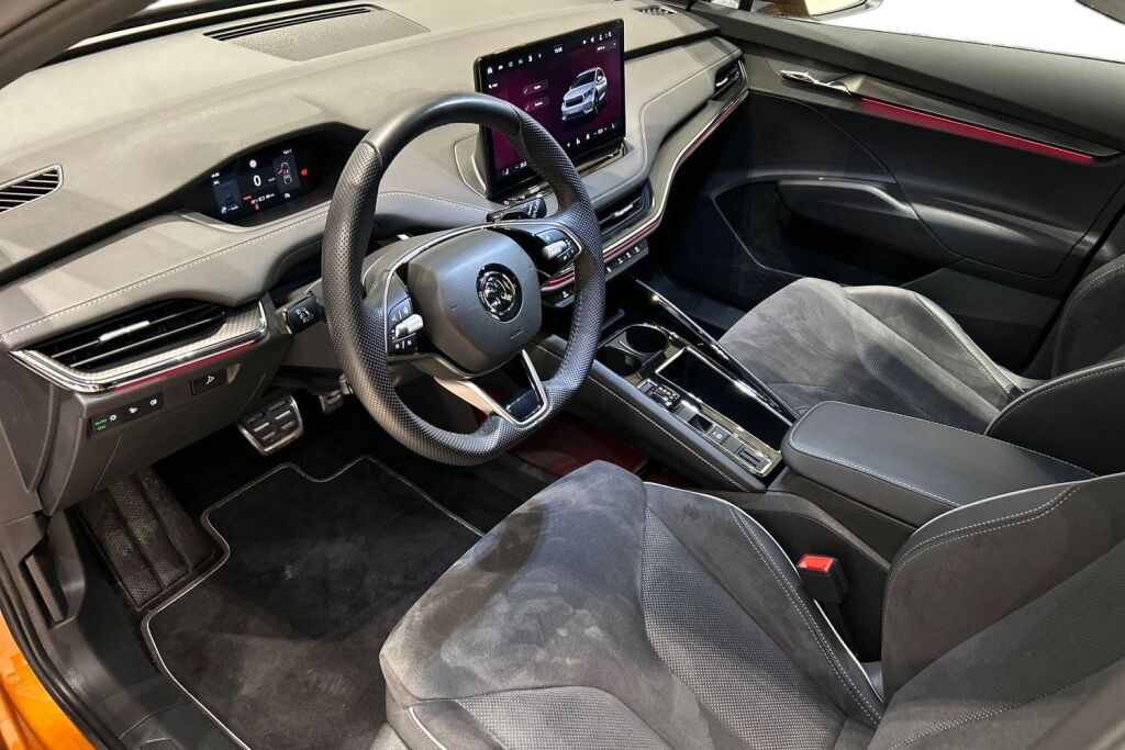 SKODA Enyaq iV 2025 85 SportLine Business