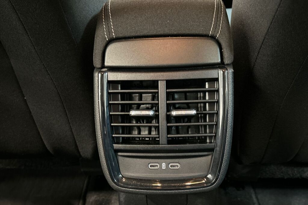 Skoda Kamiq 2024 1.0 TSI 116 Selection DSG Autom