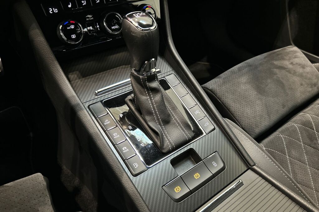 SKODA SUPERB 2022 Combi 1.4 TSI PHEV SportLine iV DSG Autom.
