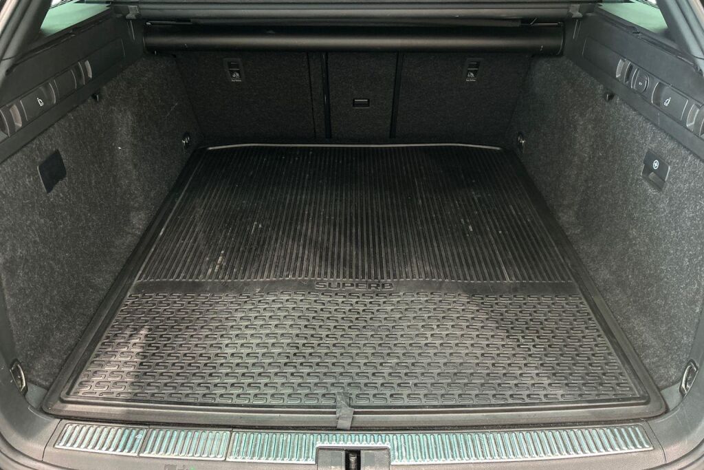 SKODA SUPERB 2022 Combi 1.4 TSI PHEV SportLine iV DSG Autom.