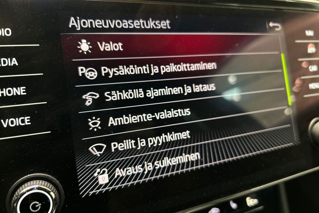 SKODA SUPERB 2022 Combi 1.4 TSI PHEV SportLine iV DSG Autom.