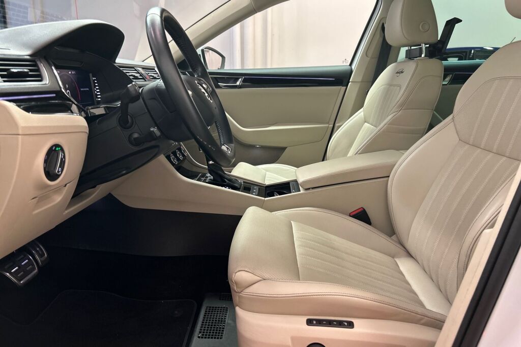 Skoda Superb 2023 Combi 1.4 TSI PHEV L&K iV BusinessLine DSG Autom.