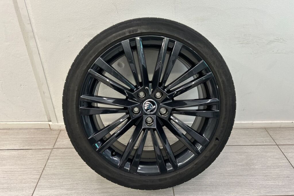 Skoda Superb 2023 Combi 1.4 TSI PHEV L&K iV BusinessLine DSG Autom.