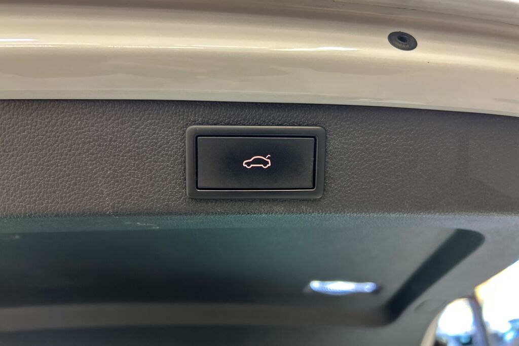 Skoda Superb 2023 Combi 1.4 TSI PHEV L&K iV BusinessLine DSG Autom.