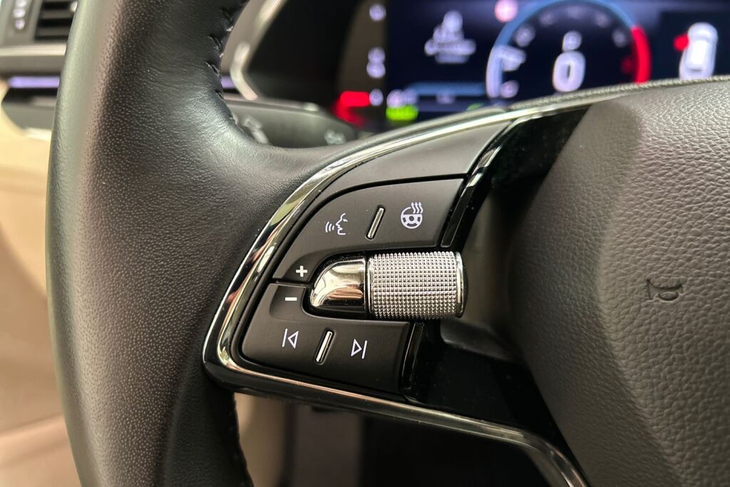 Skoda Superb 2023 Combi 1.4 TSI PHEV L&K iV BusinessLine DSG Autom.