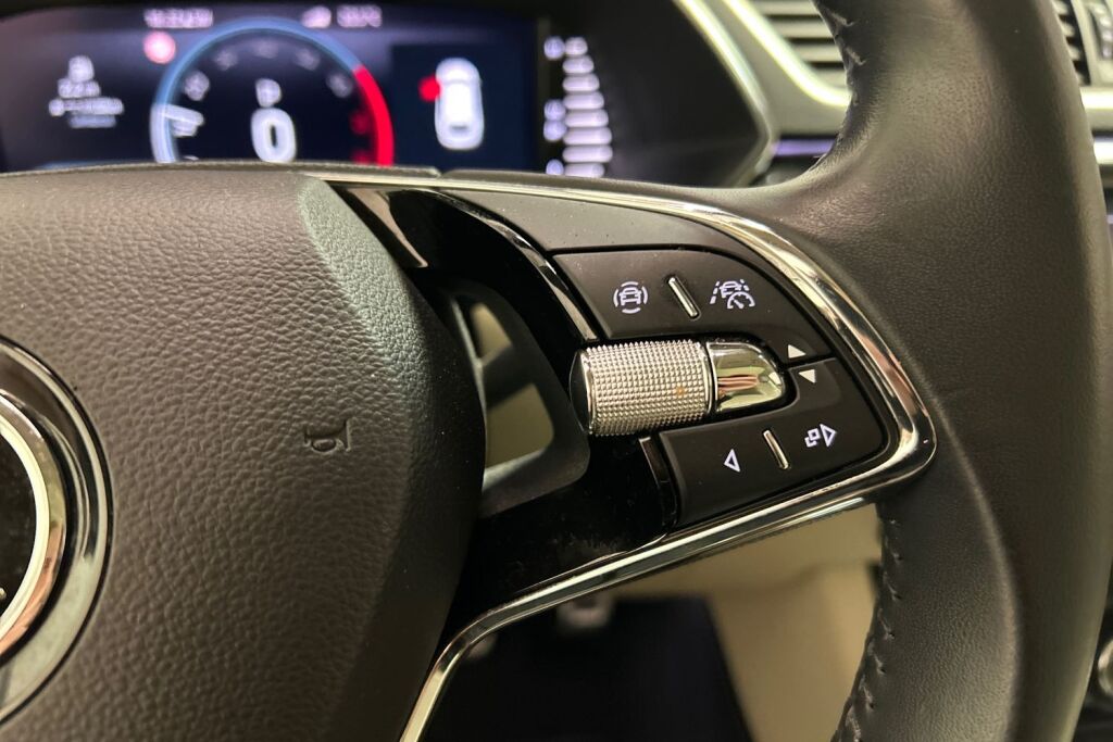 Skoda Superb 2023 Combi 1.4 TSI PHEV L&K iV BusinessLine DSG Autom.