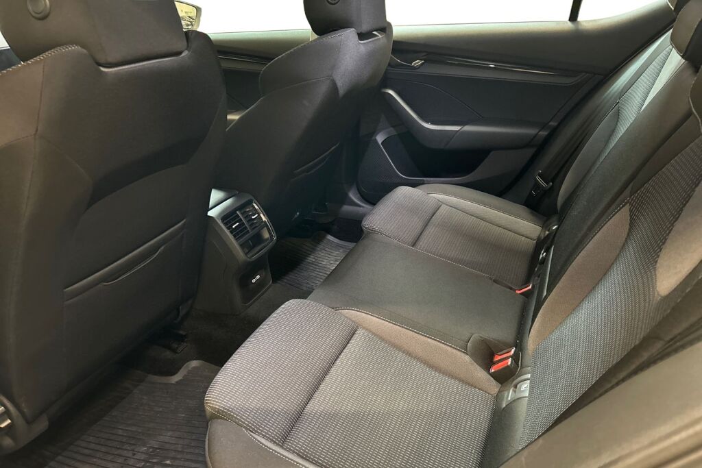 Skoda Octavia 2024 1.5 TSI Ambition eTEC DSG Autom.
