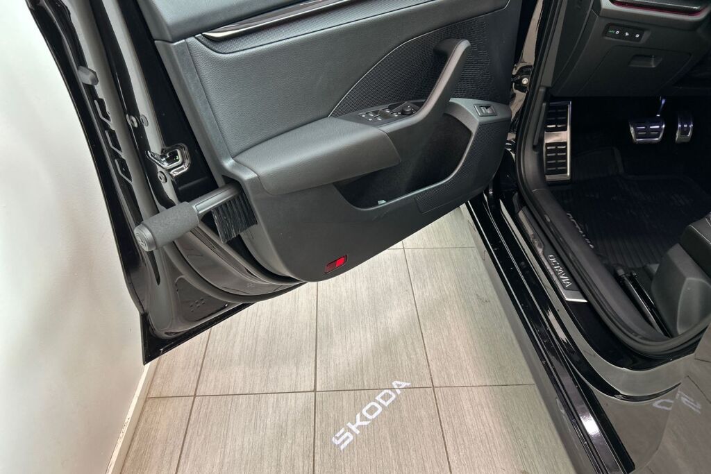 Skoda Octavia 2025 1.5 TSI 150 SportLine eTEC DSG Autom.