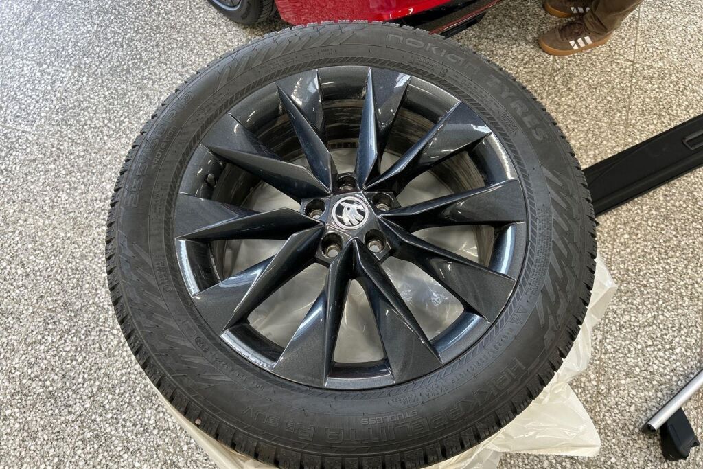 Skoda Enyaq 2024 85x 4x4 RS