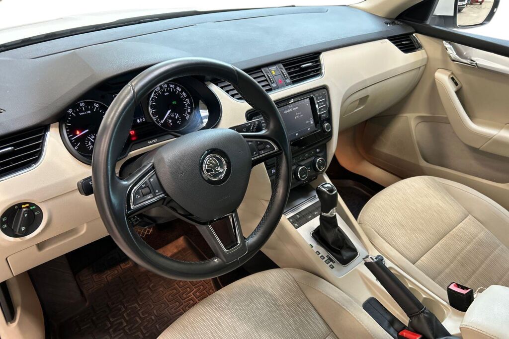 SKODA OCTAVIA 2015 Combi 1,4 TSI Style DSG Autom.