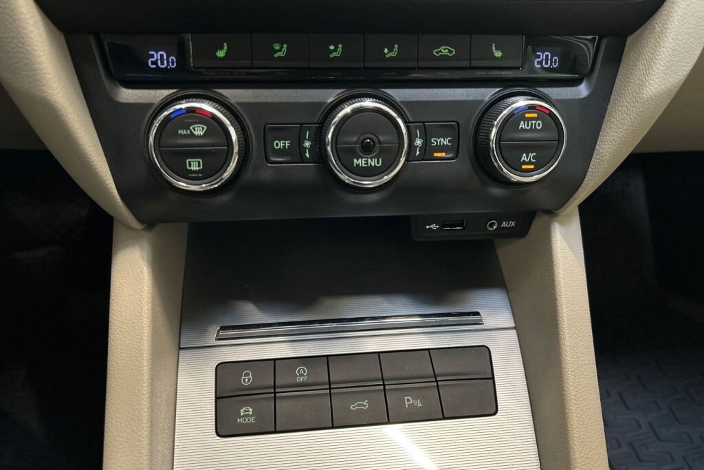 SKODA OCTAVIA 2015 Combi 1,4 TSI Style DSG Autom.