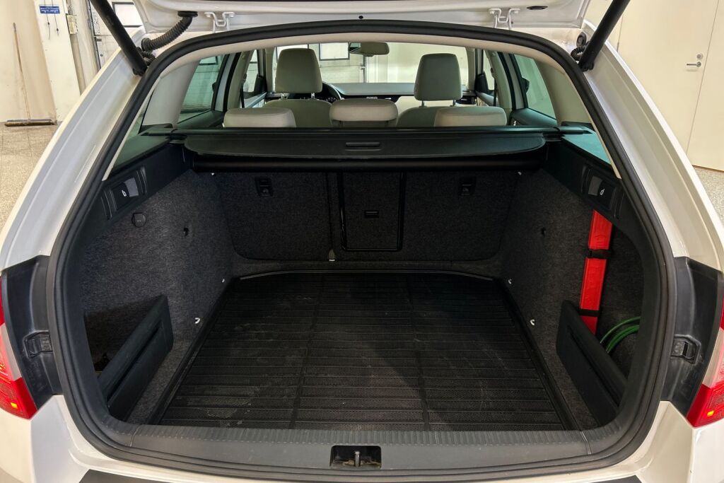 SKODA OCTAVIA 2015 Combi 1,4 TSI Style DSG Autom.