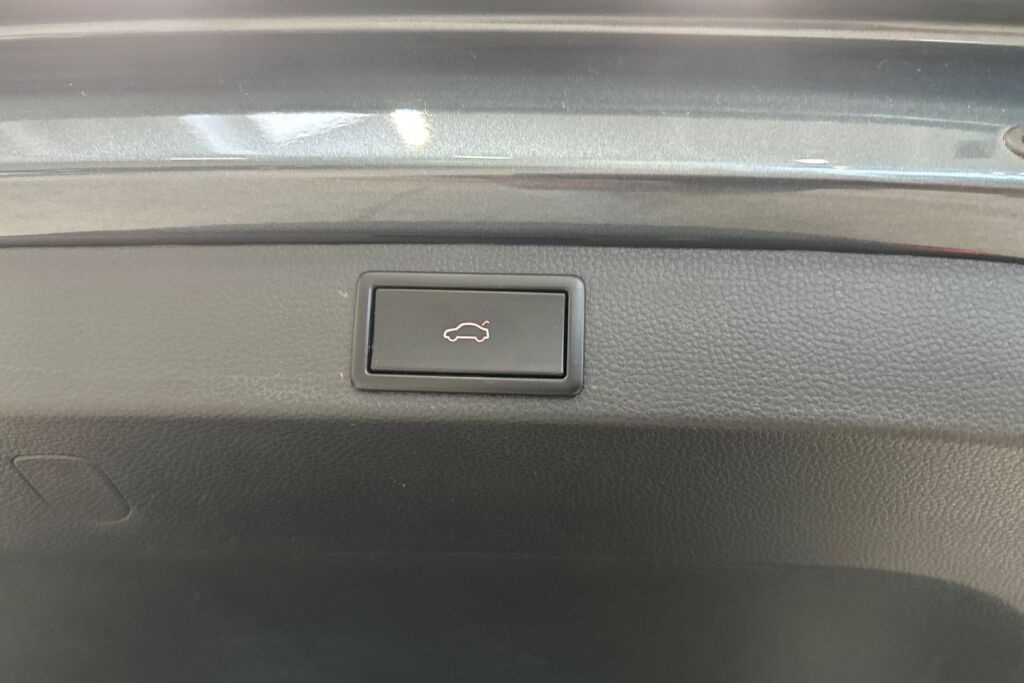 SKODA Karoq 2019 1,5 TSI Style