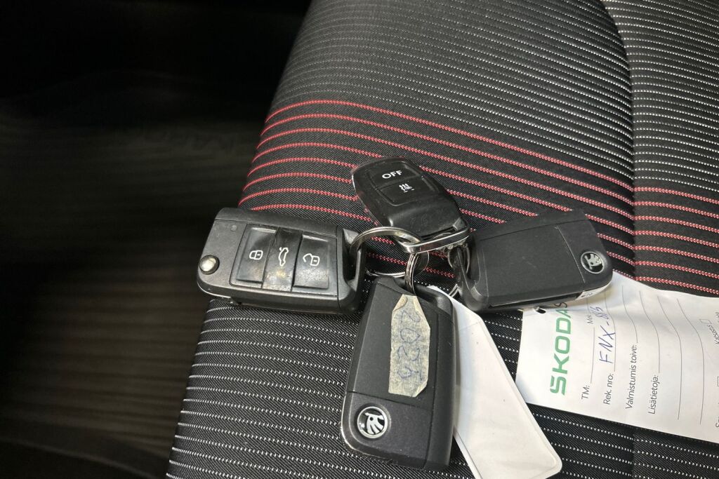 SKODA Karoq 2019 1,5 TSI Style