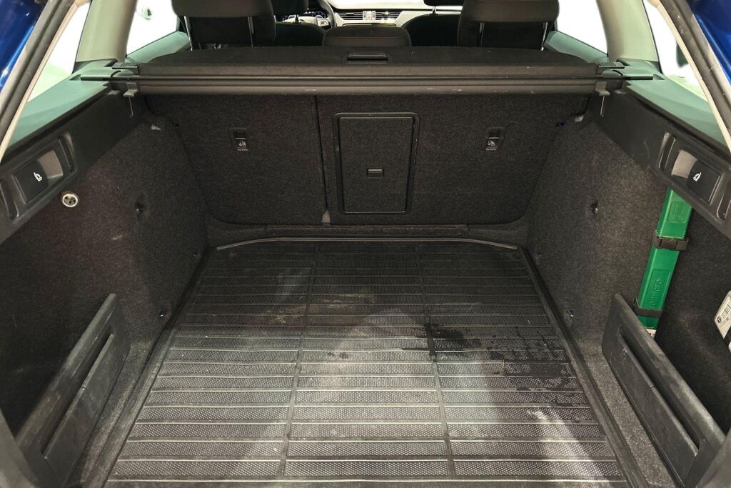 SKODA Octavia Combi A7 2020 SKODA Octavia Combi A7 Combi 1,5 TSI Style BusinessLine DSG Autom