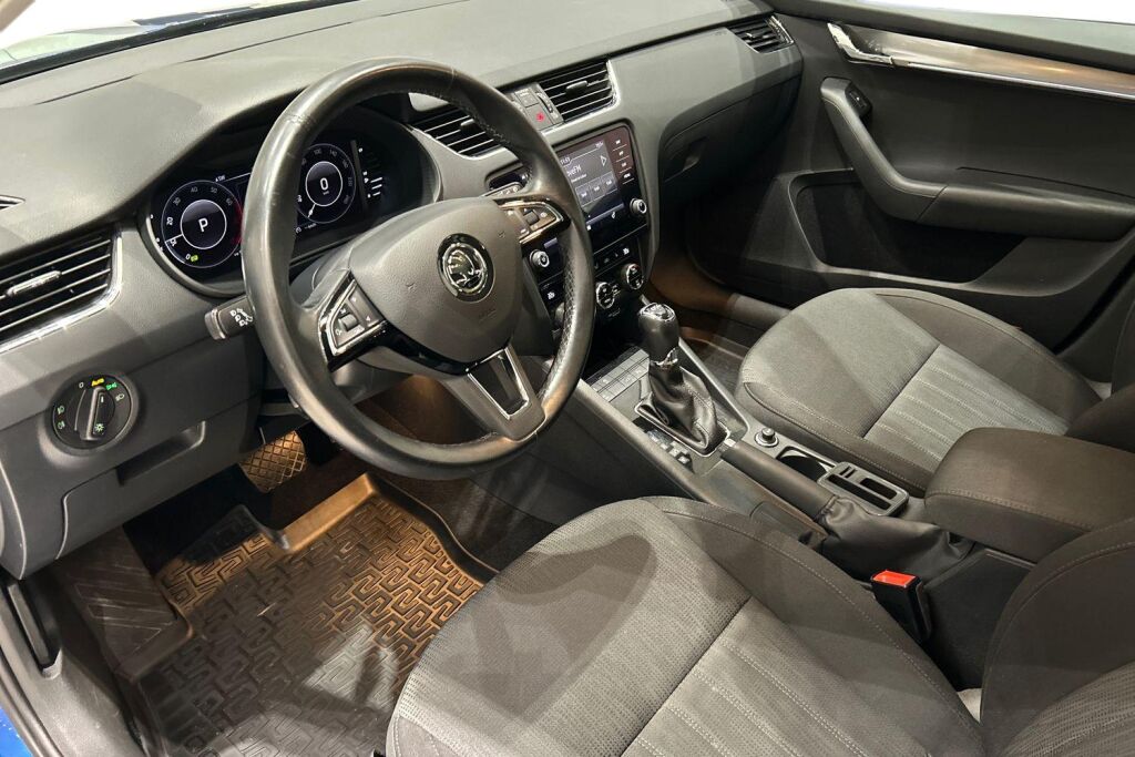 SKODA Octavia Combi A7 2020 SKODA Octavia Combi A7 Combi 1,5 TSI Style BusinessLine DSG Autom