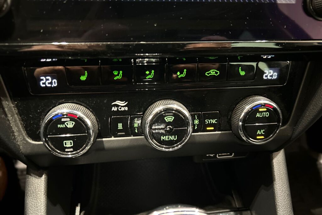 SKODA Octavia Combi A7 2020 SKODA Octavia Combi A7 Combi 1,5 TSI Style BusinessLine DSG Autom