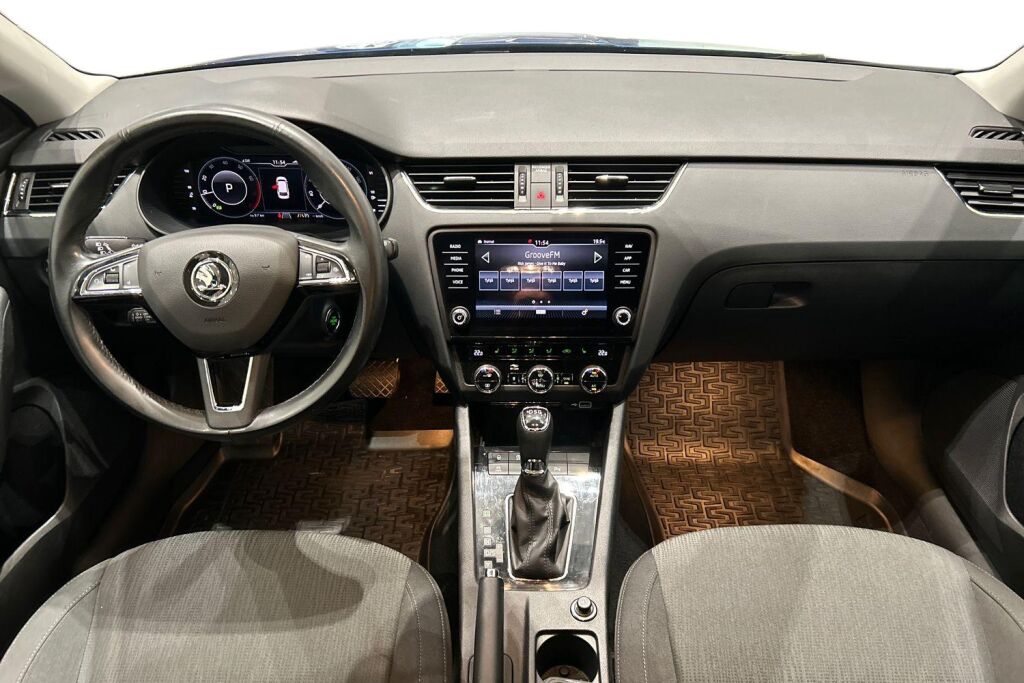 SKODA Octavia Combi A7 2020 SKODA Octavia Combi A7 Combi 1,5 TSI Style BusinessLine DSG Autom