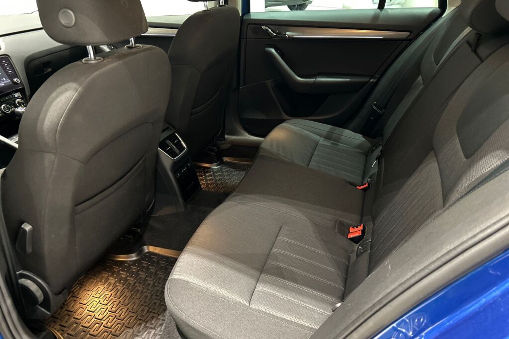 SKODA Octavia Combi A7 2020 SKODA Octavia Combi A7 Combi 1,5 TSI Style BusinessLine DSG Autom