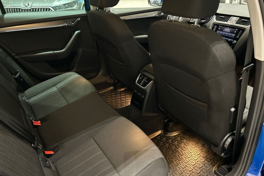 SKODA Octavia Combi A7 2020 SKODA Octavia Combi A7 Combi 1,5 TSI Style BusinessLine DSG Autom