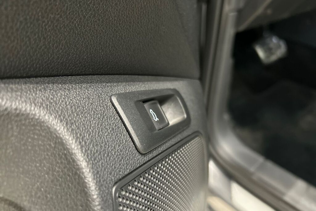 SKODA Karoq 2022 2.0 TSI 4x4 SportLine DSG Autom.