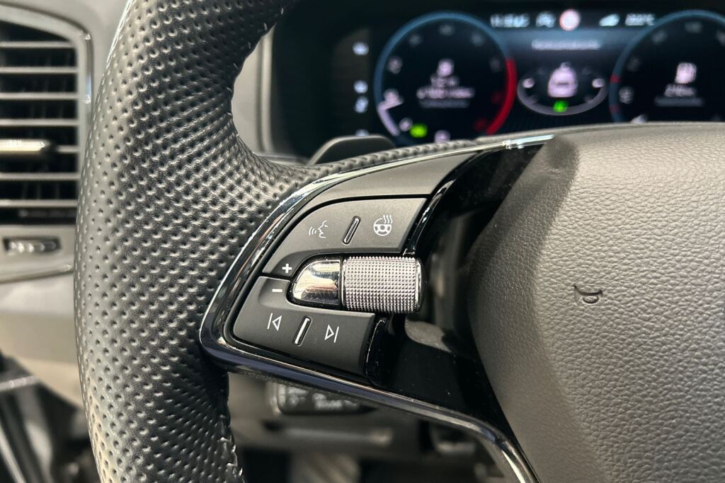 SKODA Karoq 2022 2.0 TSI 4x4 SportLine DSG Autom.