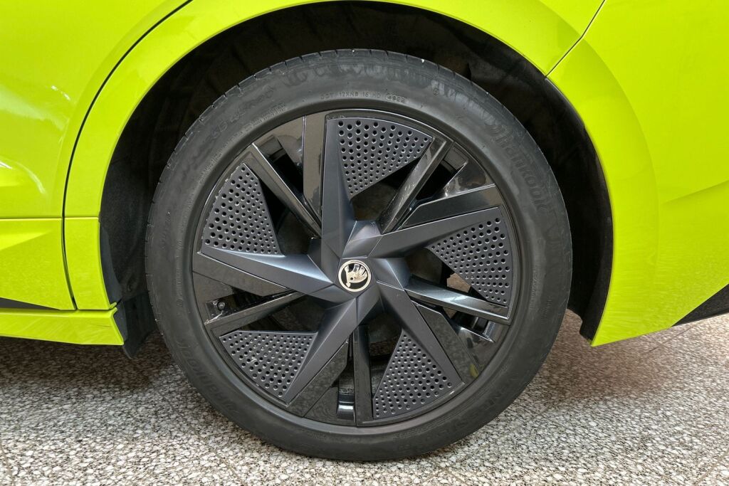 Skoda Enyaq 2023 Coupe 80x 4x4 RS iV
