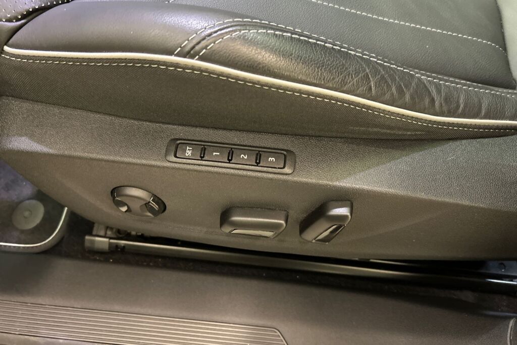 Skoda Enyaq 2023 Coupe 80x 4x4 RS iV