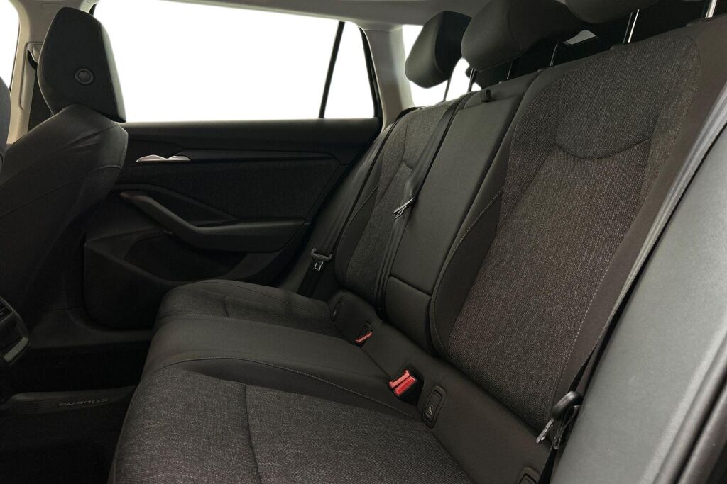 SKODA Superb 2024 Combi 1.5 TSI eTEC Essence DSG Autom.