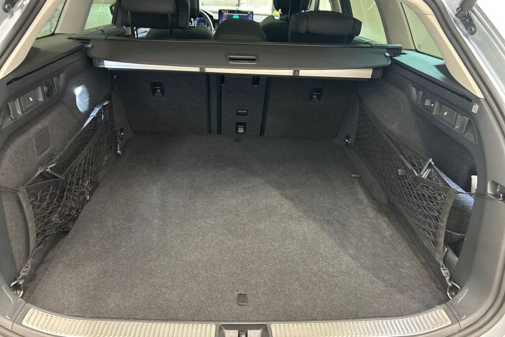 Skoda Superb 2025 Combi 1.5 TSI PHEV L&K Explore DSG Autom.