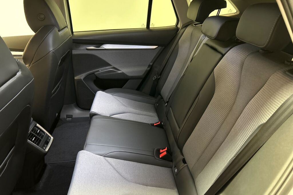 Skoda Enyaq 2025 60 Selection