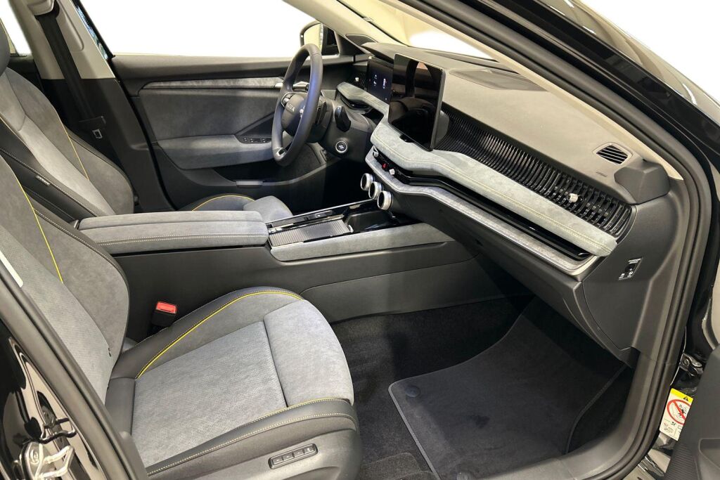 Skoda Superb 2026 Combi 1.5 TSI PHEV Style Explore DSG Autom.