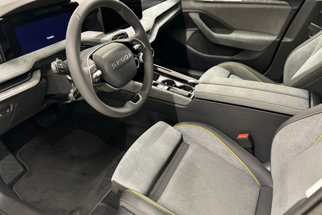 Skoda Superb 2026 Combi 1.5 TSI PHEV Style Explore DSG Autom.